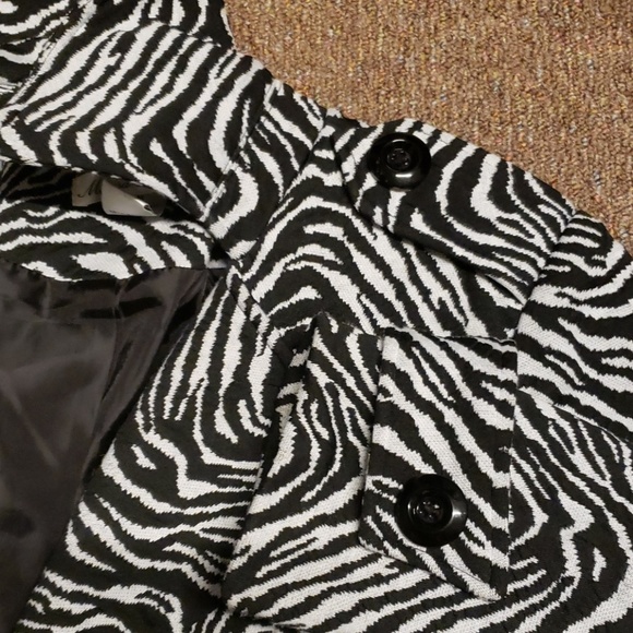 Jacket - Picture 5 of 6